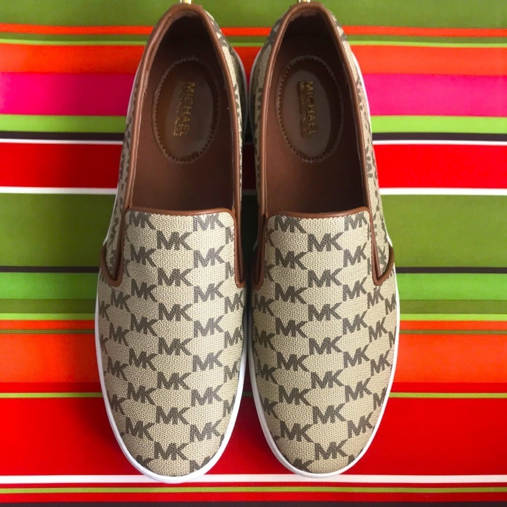 Brand New Michael Kors Logo Slip-On Sneakers Neutral Rubber Sole - Picture 2 of 13